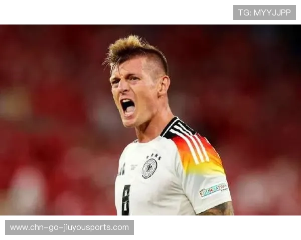 克罗斯中场调度受限，比赛节奏被对手切断，克罗斯过人